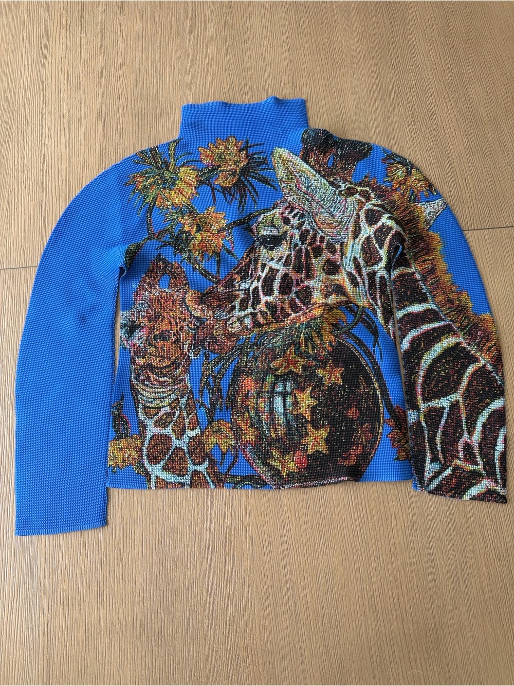 Issey Miyake x Mimi Yokoo Kissing Baby Giraffe plisse pleated top